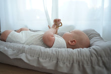 Încarcă imaginea în vizualizatorul Galerie, Baby Nest Alb cu Volănașe TWINDECO White Cotton Flower