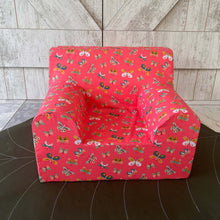 Încarcă imaginea în vizualizatorul Galerie, Fotoliu pentru Copii, Coral cu Fluturi, Bumbac, TWINDECO Butterfly Kids Armchair