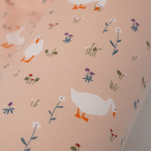 Încarcă imaginea în vizualizatorul Galerie, Fotoliu pentru copii Roz cu Gaste, Catifea elastica, TWINDECO Goose Pink Armchair