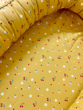 Încarcă imaginea în vizualizatorul Galerie, Baby Nest Cherry, bumbac organic, TWINDECO Cherry
