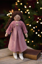 Încarcă imaginea în vizualizatorul Galerie, Twinkle Doll TWINDECO Antique Pink Velvet, papusa textila, 35 cm