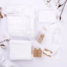 Încarcă imaginea în vizualizatorul Galerie, Set Trusou Botez Alb Muselină Dublată TWINDECO White Cotton Flower