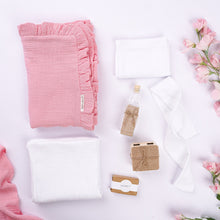 Încarcă imaginea în vizualizatorul Galerie, Set Trusou Botez Roz Muselină Dublată TWINDECO Pink Cotton Flower
