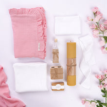 Încarcă imaginea în vizualizatorul Galerie, Set Trusou Botez Roz Muselină Dublată TWINDECO Pink Cotton Flower