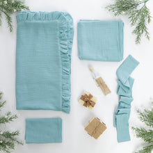 Încarcă imaginea în vizualizatorul Galerie, Set Trusou Botez Muselină Albastru Cyan Dublată TWINDECO Cyan Cotton Flower