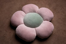 Încarcă imaginea în vizualizatorul Galerie, Pernă Floare, TWINDECO Velvet Flower Cushion