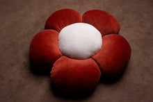 Încarcă imaginea în vizualizatorul Galerie, Pernă Floare, TWINDECO Velvet Flower Cushion
