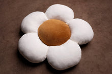 Încarcă imaginea în vizualizatorul Galerie, Pernă Floare, TWINDECO Velvet Flower Cushion