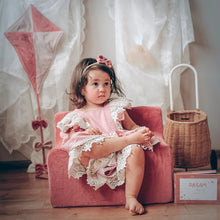 Încarcă imaginea în vizualizatorul Galerie, Fotoliu pentru Copii Roz Antic, Catifea, TWINDECO Antique Pink Velvet
