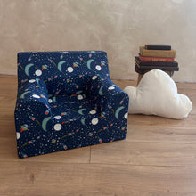 Încarcă imaginea în vizualizatorul Galerie, Fotoliu pentru Copii, Albastru Închis cu Rachete în Spațiu, Bumbac, TWINDECO Rockets Kids Armchair