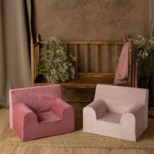 Încarcă imaginea în vizualizatorul Galerie, Fotoliu pentru Copii Roz Antic TWINDECO Antique Pink Velvet