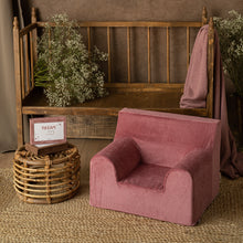 Încarcă imaginea în vizualizatorul Galerie, Fotoliu pentru Copii Roz Antic TWINDECO Antique Pink Velvet