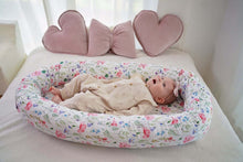 Încarcă imaginea în vizualizatorul Galerie, Baby Nest cu Maci Roz/Alb, bumbac organic, TWINDECO Poppy Field