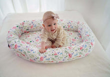 Încarcă imaginea în vizualizatorul Galerie, Baby Nest cu Maci Roz/Alb, bumbac organic, TWINDECO Poppy Field