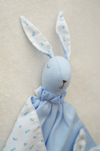 Păturică somn bebe + inel dentiție Iepuraș Albastru TWINDECO Blue Sleepy Bunny