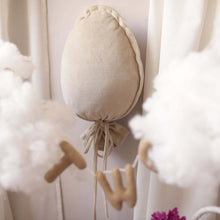 Încarcă imaginea în vizualizatorul Galerie, Balon din catifea bej, decorațiune perete camera copilului, TWINDECO Beige Velvet Balloon