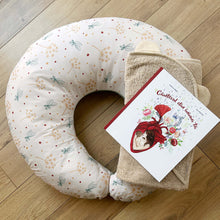 Încarcă imaginea în vizualizatorul Galerie, Set Cadou pentru Gravide LOVE MOM TWINDECO perna alaptare Dill + prosop BebeHug BONUS CARTE CADOU