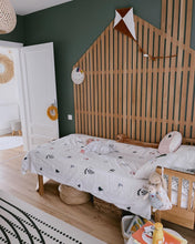 Încarcă imaginea în vizualizatorul Galerie, Zmeu din catifea galben muștar, decorațiune perete camera copilului, TWINDECO Mustard Velvet Kite