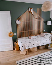Încarcă imaginea în vizualizatorul Galerie, Zmeu din catifea galben muștar, decorațiune perete camera copilului, TWINDECO Mustard Velvet Kite