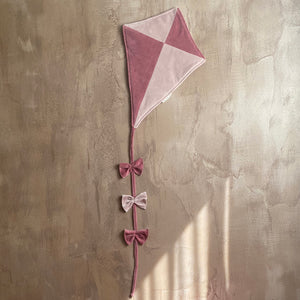 Zmeu din catifea roz, decorațiune perete camera copilului, TWINDECO Pink Velvet Kite