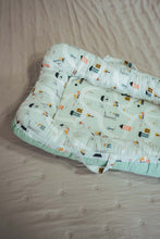 Încarcă imaginea în vizualizatorul Galerie, Baby Nest cu doua fete, Casute/Mint, cosulet bumbac organic, cu manere, TWINDECO
