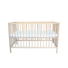 Încarcă imaginea în vizualizatorul Galerie, Cearceaf Elastic Impermeabil Alb dublat 2in1, 120x60, bumbac organic cu interior captusit impermeabil
