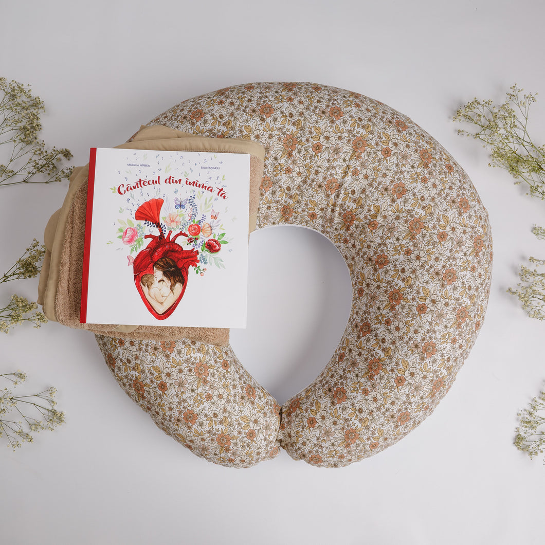 Set Cadou pentru Gravide cu perna alaptare, prosop 100x100 cm + BONUS carte CADOU