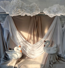 Încarcă imaginea în vizualizatorul Galerie, Jucărie Textilă Lebădă din Catifea, White Swan TWINDECO Serenity

