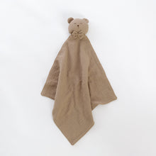 Încarcă imaginea în vizualizatorul Galerie, Cadou jucarie nou nascut, minipăturică somn bebe Ursuleț maro, muselină, TWINDECO Brown Sleepy Teddy
