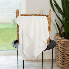 Încarcă imaginea în vizualizatorul Galerie, Păturică muselină Albă, 120x100cm, TWINDECO White Cotton Flower
