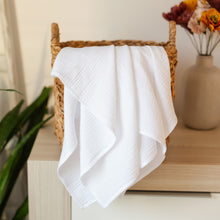 Încarcă imaginea în vizualizatorul Galerie, Păturică muselină Albă, 120x100cm, TWINDECO White Cotton Flower
