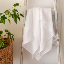 Încarcă imaginea în vizualizatorul Galerie, Păturică muselină Albă, 120x100cm, TWINDECO White Cotton Flower
