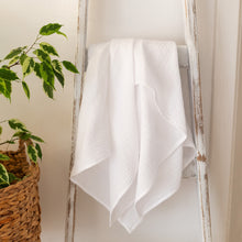 Încarcă imaginea în vizualizatorul Galerie, Păturică muselină Albă, 120x100cm, TWINDECO White Cotton Flower
