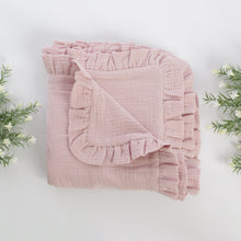 Încarcă imaginea în vizualizatorul Galerie, Păturică muselină cu volănașe, Roz Antic, 90x95cm TWINDECO Old Pink Cotton Flower
