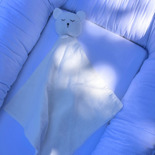 Încarcă imaginea în vizualizatorul Galerie, Cadou jucarie nou nascut, minipăturică somn bebe Ursuleț alb, muselină, TWINDECO White Sleepy Teddy
