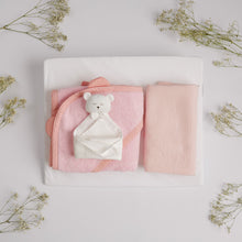 Încarcă imaginea în vizualizatorul Galerie, Set Cadou pentru Nou-nascut Pernă Plan Înclinat, prosop 100x100 cm, păturică muselină simplă, minipăturică somn
