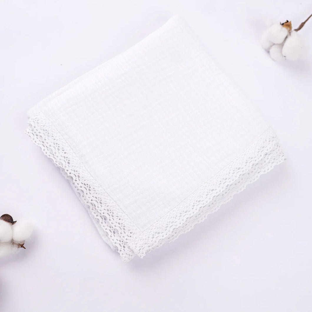Păturică muselină albă cu dantelă, 90x95cm TWINDECO Cotton Flower