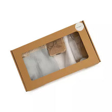 Încarcă imaginea în vizualizatorul Galerie, Set trusou Muselina, TWINDECO Blue pentru băiat, albastru/alb cu dantelă, 7 piese
