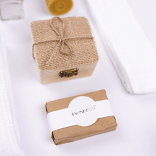 Încarcă imaginea în vizualizatorul Galerie, Set trusou Muselina, TWINDECO Pure White pentru fetită/băiat alb cu dantelă, 7 piese
